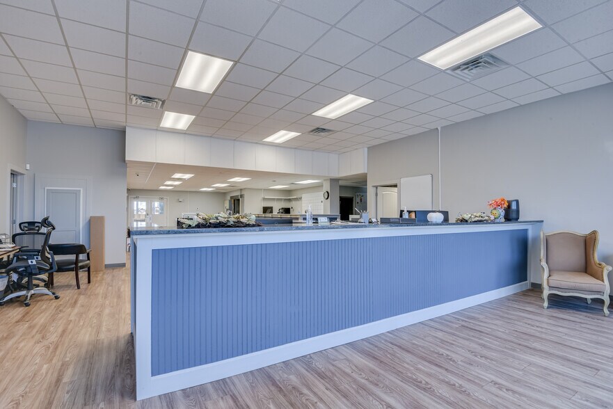 More Photos Of 332 Edgefield Rd, Belvedere Office Residential For Sale