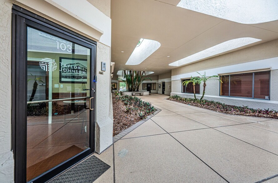 More Photos Of 3023 Eastland Blvd, Clearwater Office For Sale