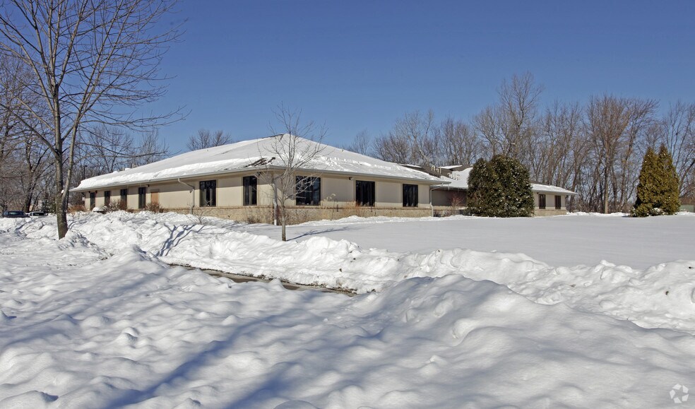 Primary Photo Of 5525 Green Bay Rd, Kenosha Office For Lease