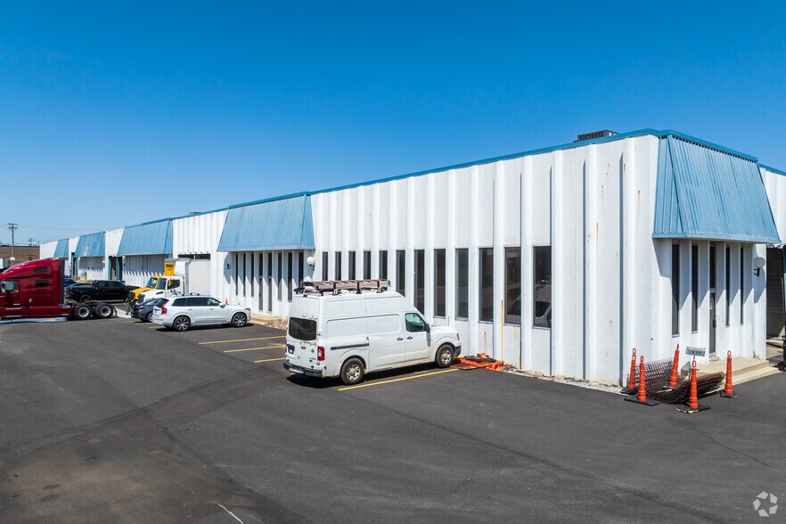Primary Photo Of 858-889 N Central Ave, Wood Dale Warehouse For Lease