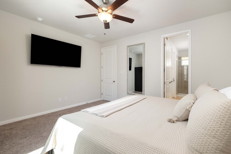 More Photos Of 2127 Hofstaat, New Braunfels Hospitality For Sale