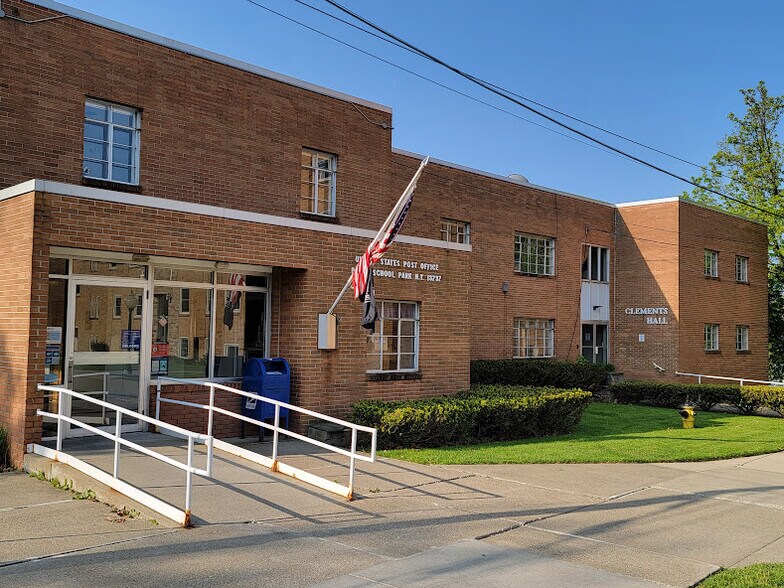 More Photos Of 400 Riverside Dr, Johnson City Specialty For Lease