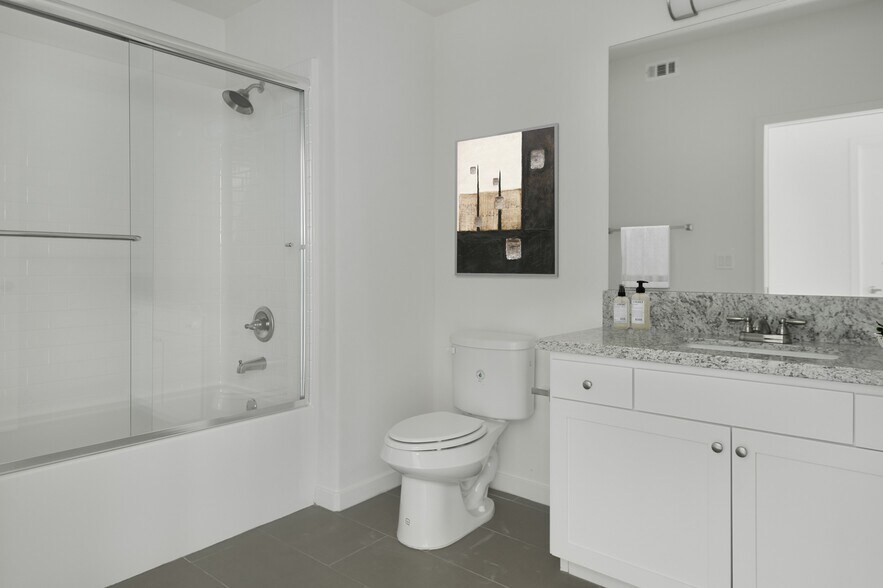 More Photos Of 422 S Lake St, Los Angeles Apartments For Sale