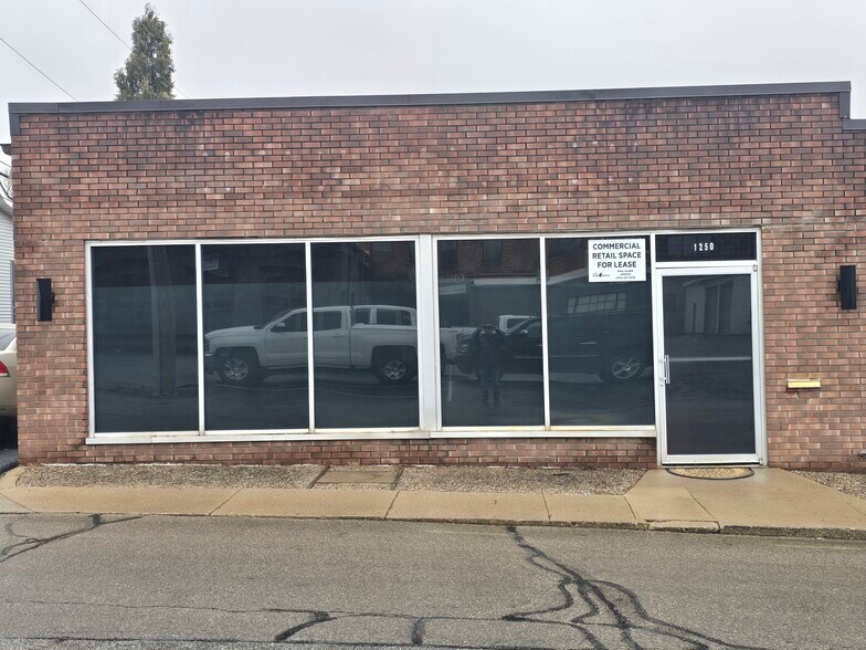 Primary Photo Of 1250 Jackson St, Columbus Office For Lease