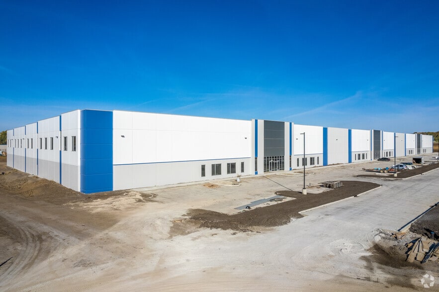 More Photos Of 900 E Broadway Ave, Des Moines Unknown For Lease