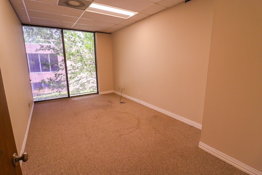More Photos Of 13131 Champions Dr, Houston Medical For Lease
