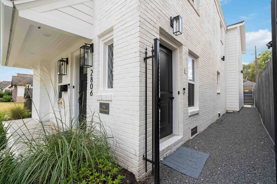 More Photos Of 2806 Rosewood St, Houston Multifamily For Sale