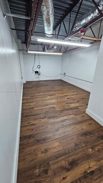 More Photos Of 1723-1745 W 37th St, Hialeah Showroom For Sale