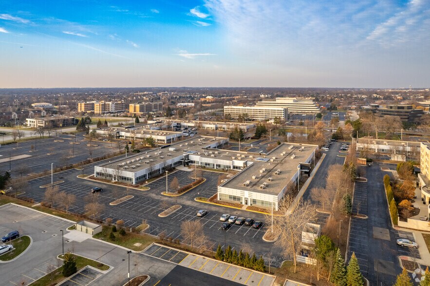 More Photos Of 935 National Pky, Schaumburg Office For Lease