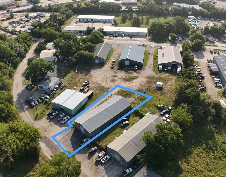 Primary Photo Of 625 Grapevine Trl, Kennedale Warehouse For Lease