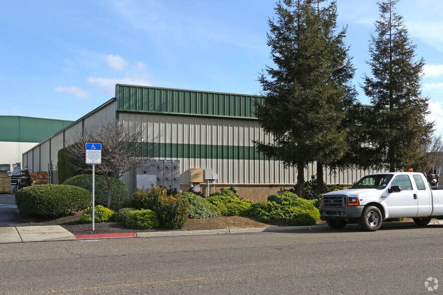 More Photos Of 2200 Rockefeller Dr, Ceres Warehouse For Lease