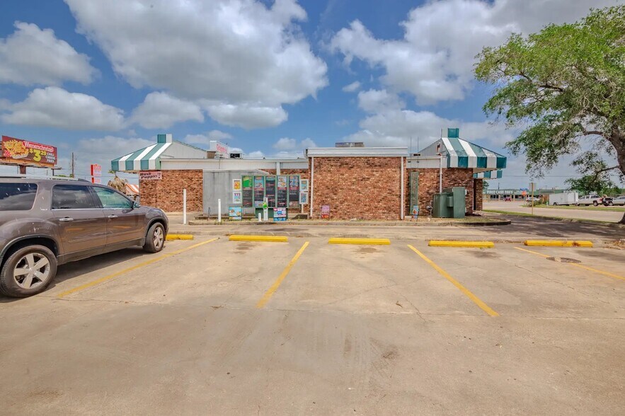 More Photos Of 4201 N Navarro St, Victoria Fast Food For Sale