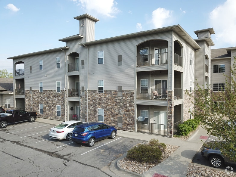 More Photos Of 630 NW Yennie St, Grain Valley Apartments For Lease