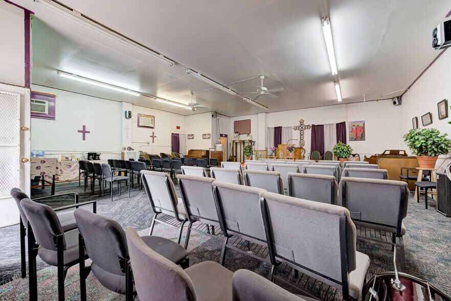 More Photos Of 1923 N Lottie Ave, Oklahoma City Storefront For Sale