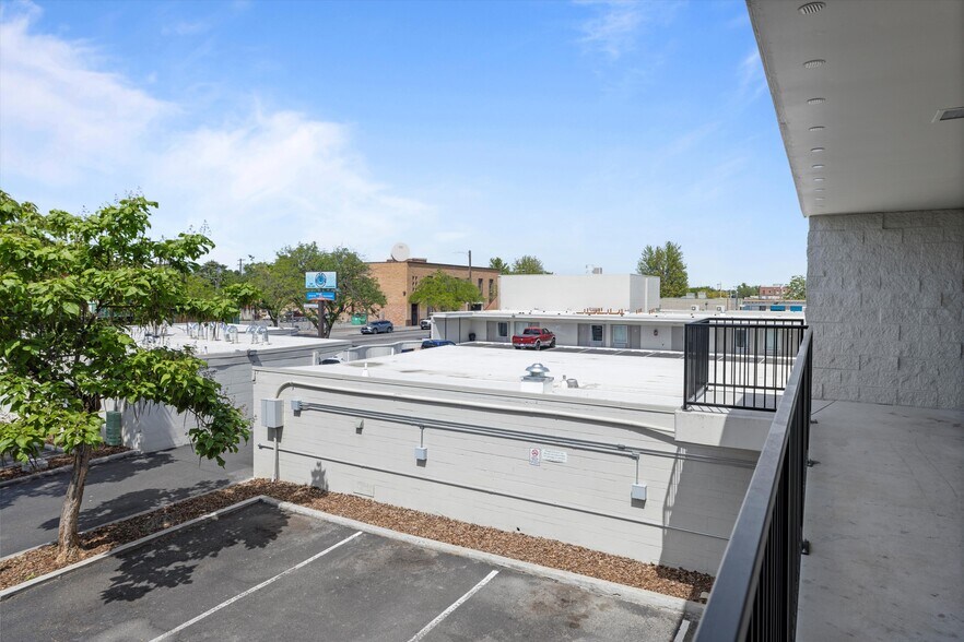 More Photos Of 720 W Lewis St, Pasco Hotel For Sale