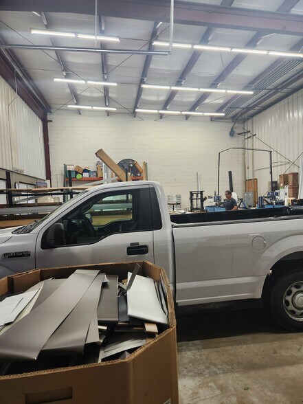 More Photos Of 1625 Weld Rd, Elgin Warehouse For Lease