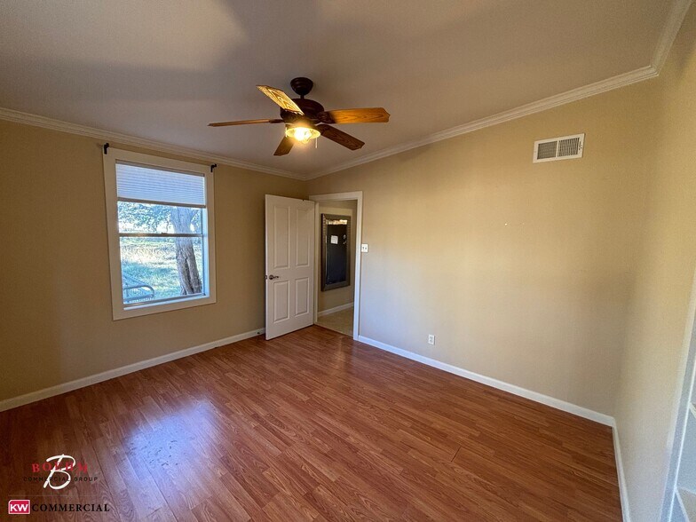 More Photos Of 39 Scenic Loop Rd, Boerne Office Residential For Lease