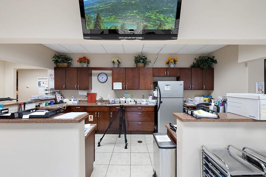 More Photos Of 43303 Schoenherr Rd, Sterling Heights Medical For Sale