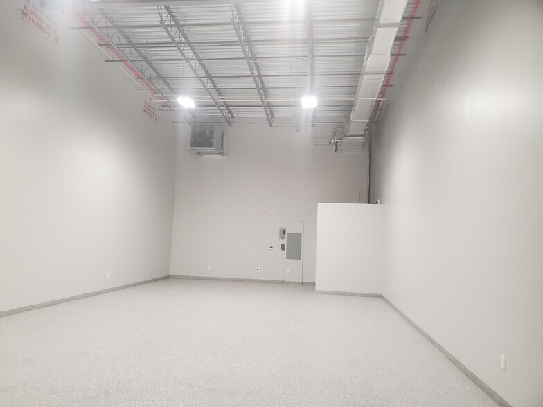 More Photos Of 195 Basik Dr, Naples Warehouse For Sale