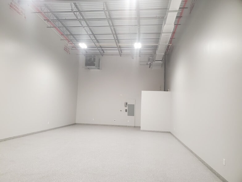 More Photos Of 195 Basik Dr, Naples Warehouse For Sale