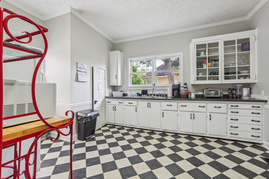 More Photos Of 321 E Main St, Canton Office Residential For Sale