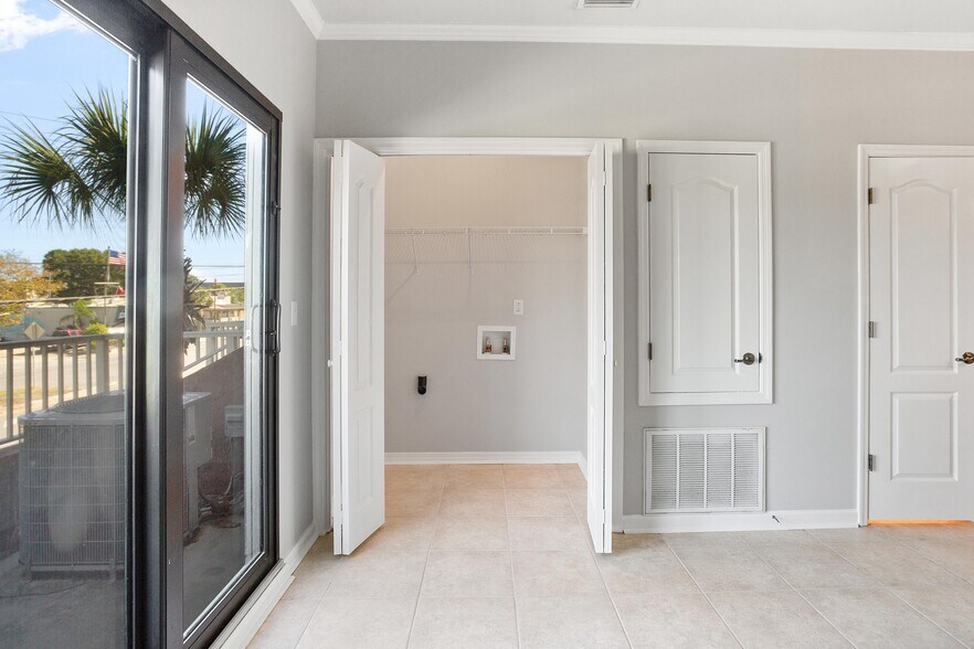 More Photos Of 220-236 Harbor Blvd, Destin Storefront Retail Residential For Sale