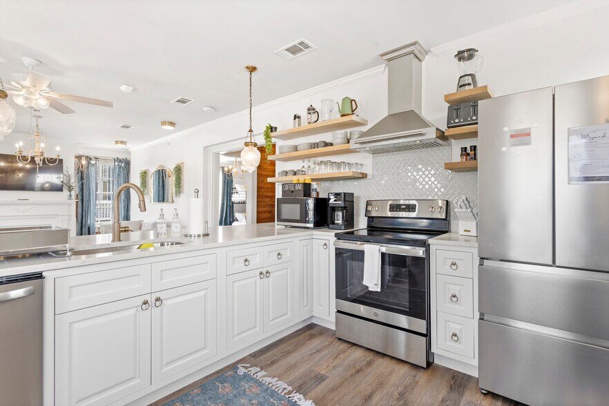 More Photos Of 782 Water St, Biloxi Office For Sale