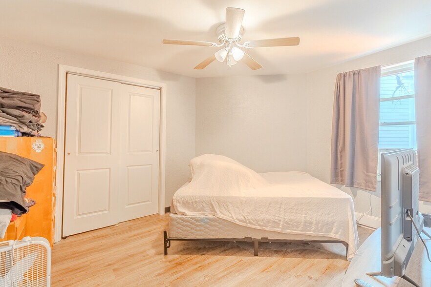 More Photos Of 5801 Lincoln Ave, Export Apartments For Sale