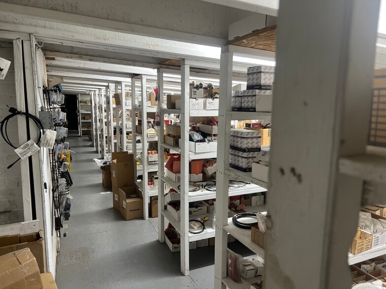 More Photos Of 10190 Old Indian Head Rd, Upper Marlboro Freestanding For Sale