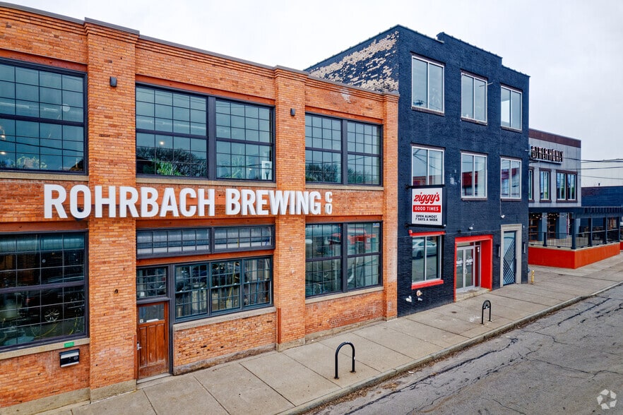 More Photos Of 127-131 Railroad St, Rochester Loft Creative Space For Lease