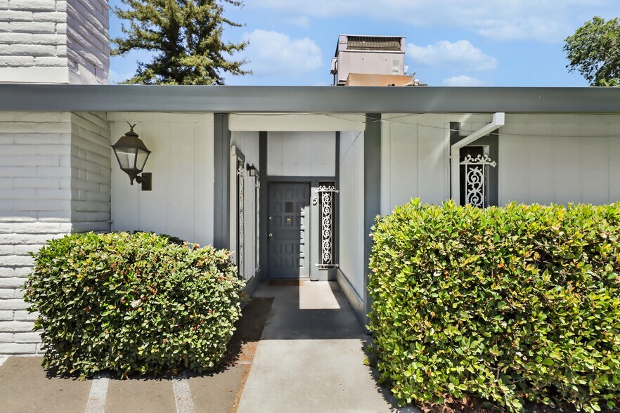 More Photos Of 2316 Villanova Cir, Sacramento Apartments For Sale