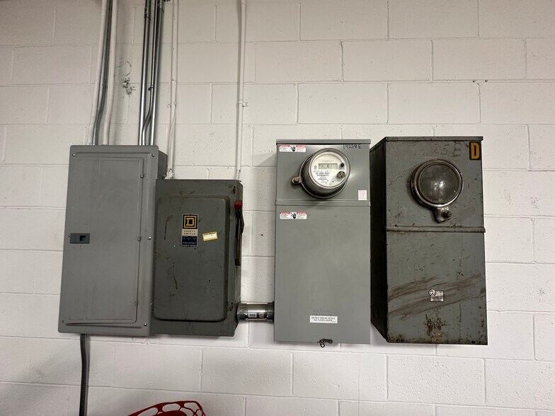 More Photos Of 14258 Valley Blvd, City Of Industry Manufacturing For Lease