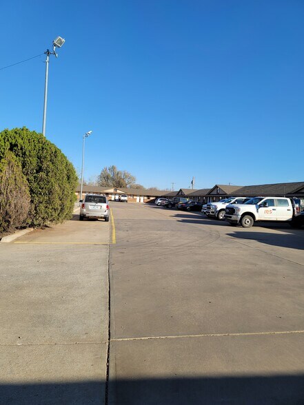 More Photos Of 420 E Oklahoma Blvd, Alva Hotel For Sale