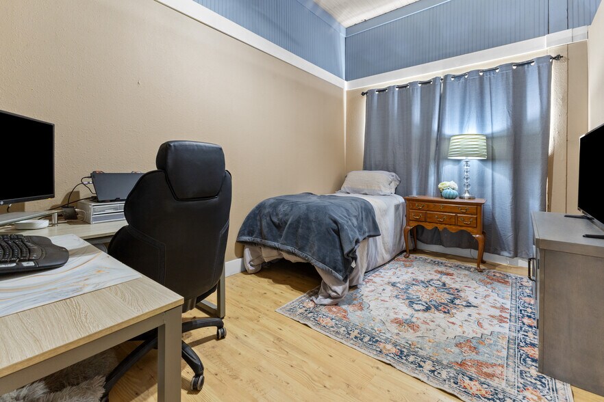 More Photos Of 14120 Sr 165 E, Buckley General Retail For Sale