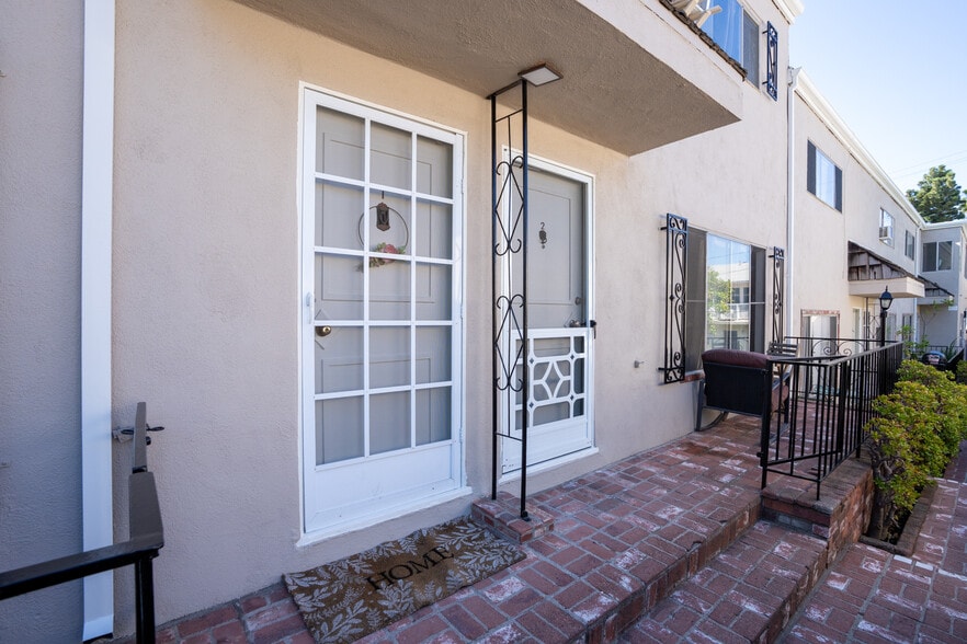 More Photos Of 1434 Berkeley St, Santa Monica Apartments For Sale