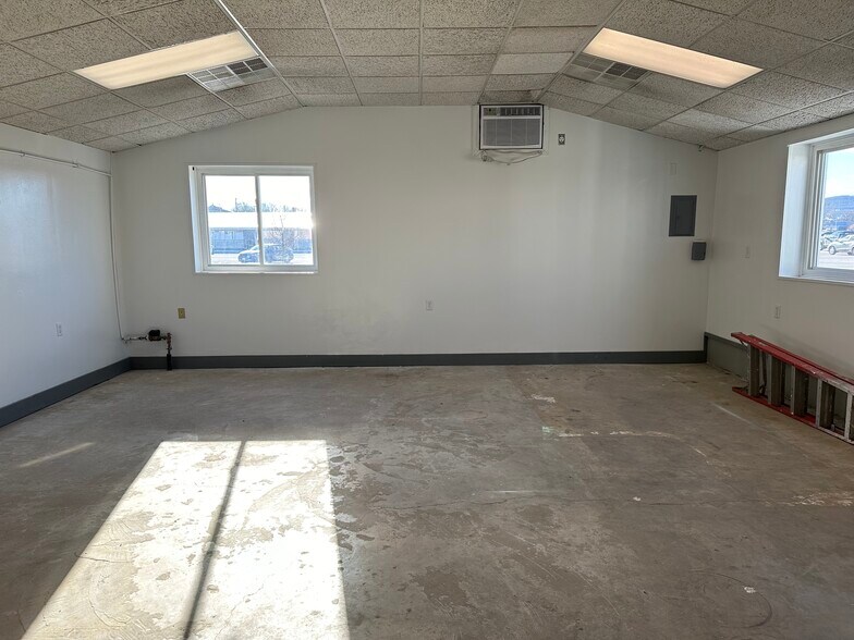 More Photos Of 317 Harrison Ave, Endicott Freestanding For Lease