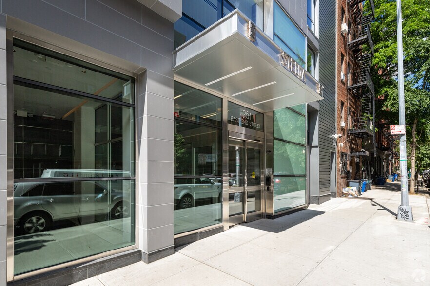 More Photos Of 350 E Houston St, New York Apartments For Lease