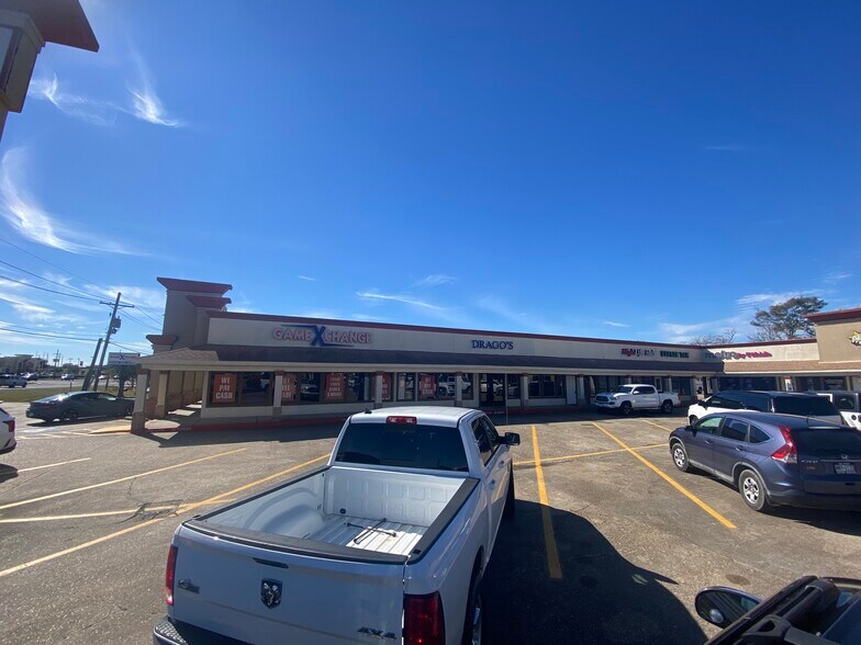 More Photos Of 3500-3536 FM 365, Nederland Unknown For Lease