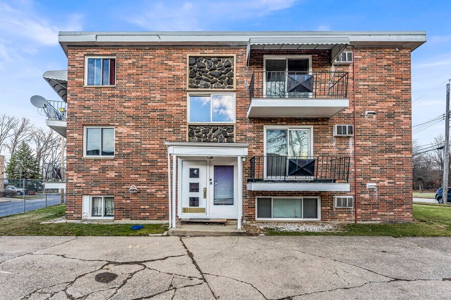 More Photos Of 18809 Bella Dr, Cleveland Apartments For Sale