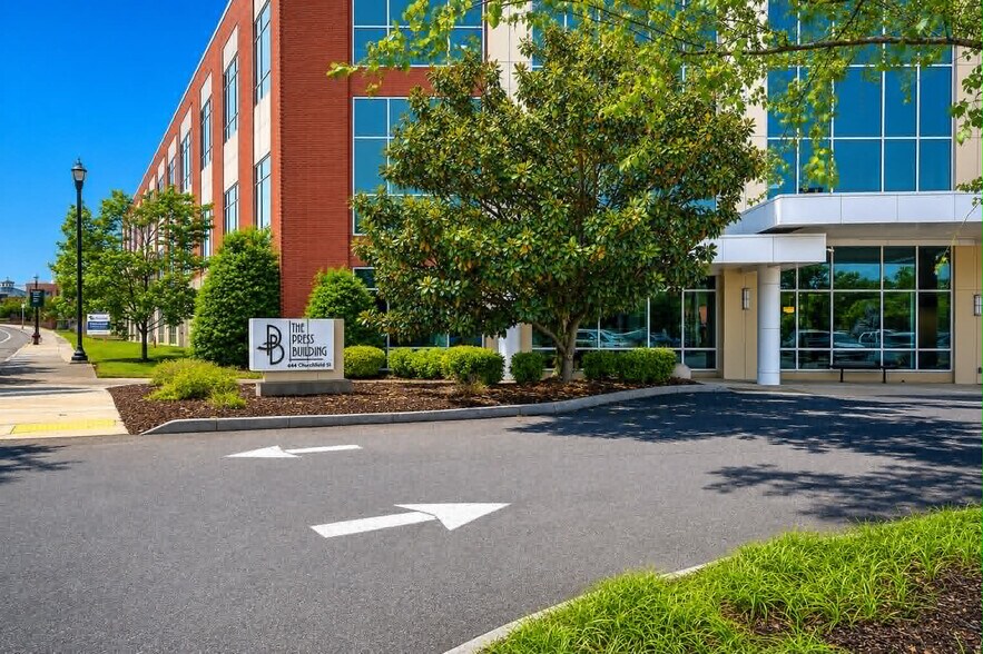 More Photos Of 400-444 Clinchfield St, Kingsport Medical For Lease