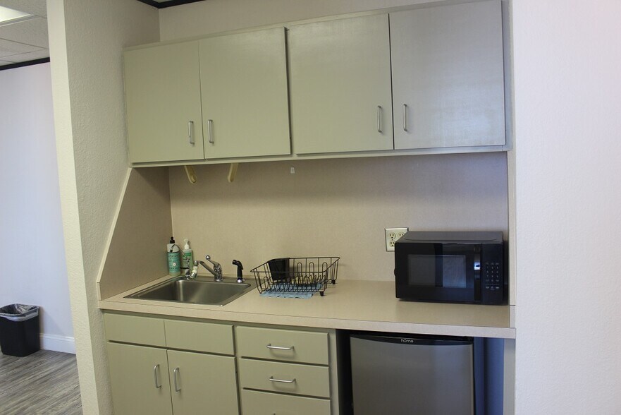 More Photos Of 306 W Wall St, Midland Office For Lease