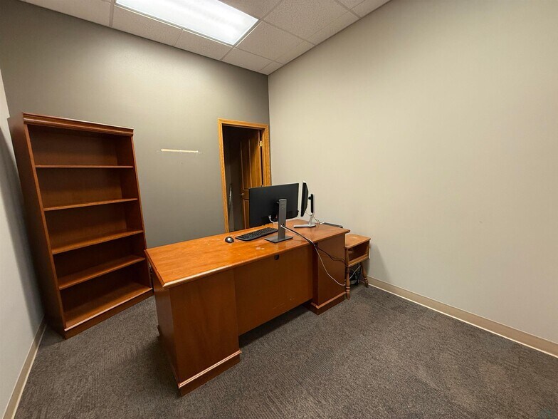 More Photos Of 810 Central Ave, Hawarden Storefront For Sale