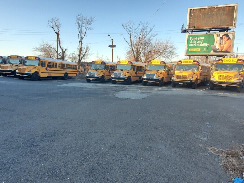 More Photos Of 2835 Crescent Blvd, Collingswood Light Manufacturing For Lease