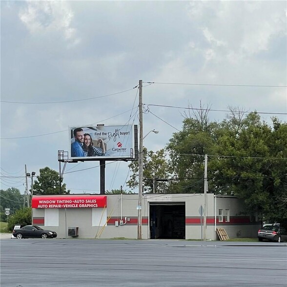 Primary Photo Of 2907 E Main St, Plainfield Auto Repair For Sale