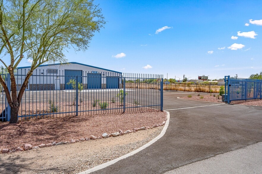 More Photos Of 3626 E 47th St, Tucson Manufacturing For Sale