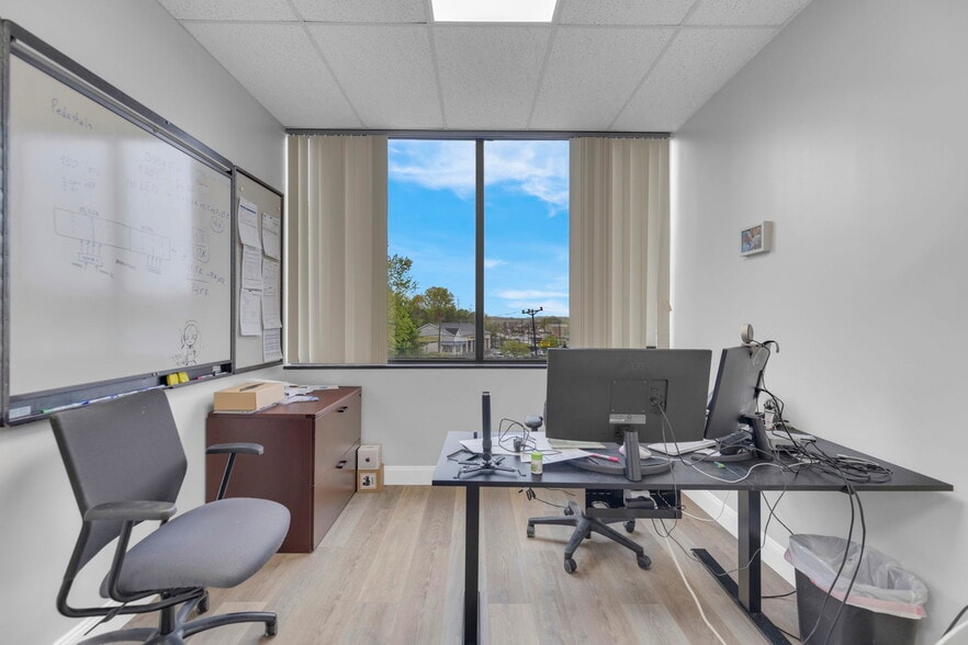 More Photos Of 2049 Silas Deane Hwy, Rocky Hill Medical For Lease