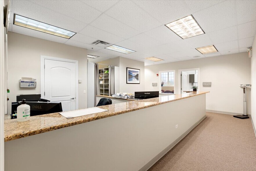 More Photos Of 912 Northwest Hwy, Fox River Grove Medical For Sale