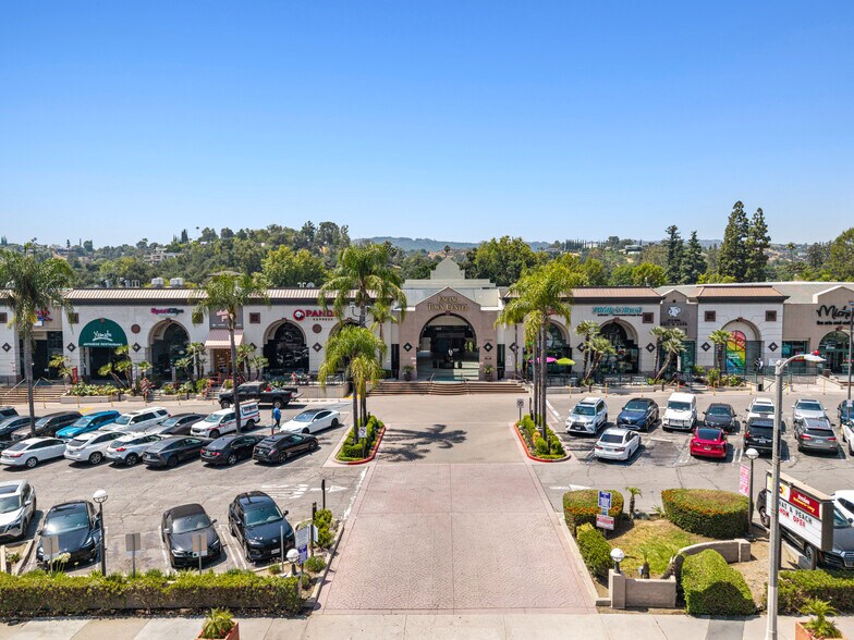 More Photos Of 17150-17200 Ventura Blvd, Encino General Retail For Lease