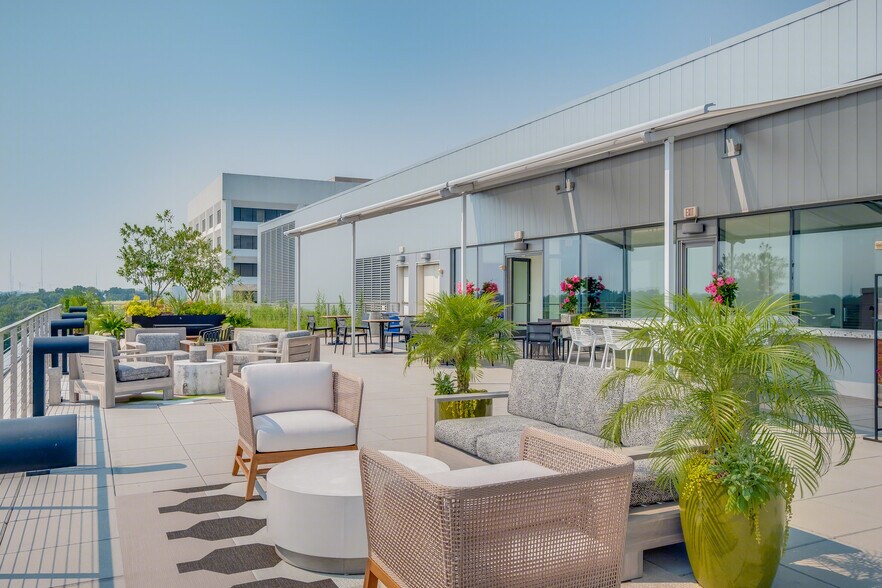 More Photos Of 4500 East West Hwy, Bethesda Office For Lease