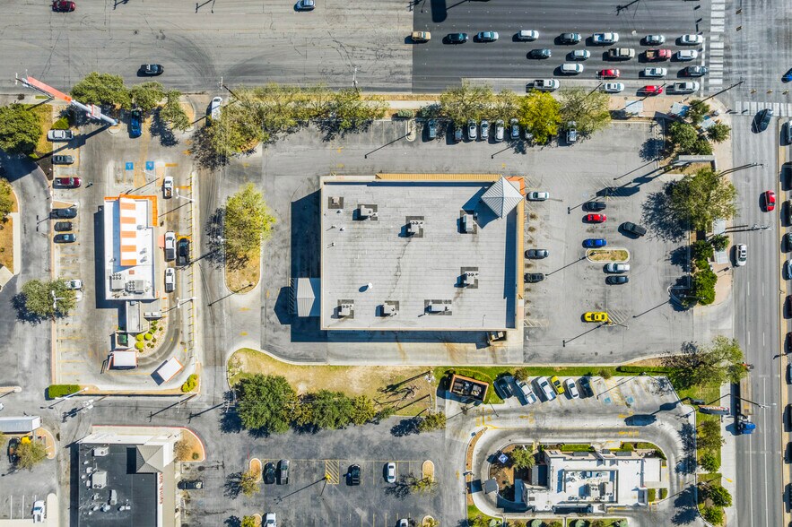 More Photos Of 7019 S Zarzamora St, San Antonio Drugstore For Sale
